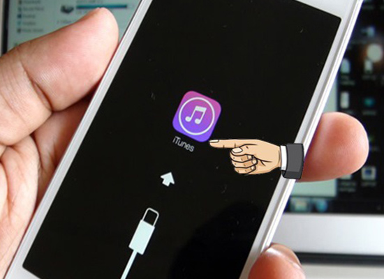 Kết nối máy tính và Itunes để restore iPhone