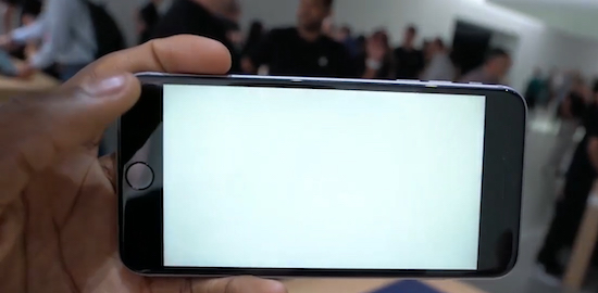 Flash m&agrave;n h&igrave;nh tr&ecirc;n camera l&agrave; g&igrave;?