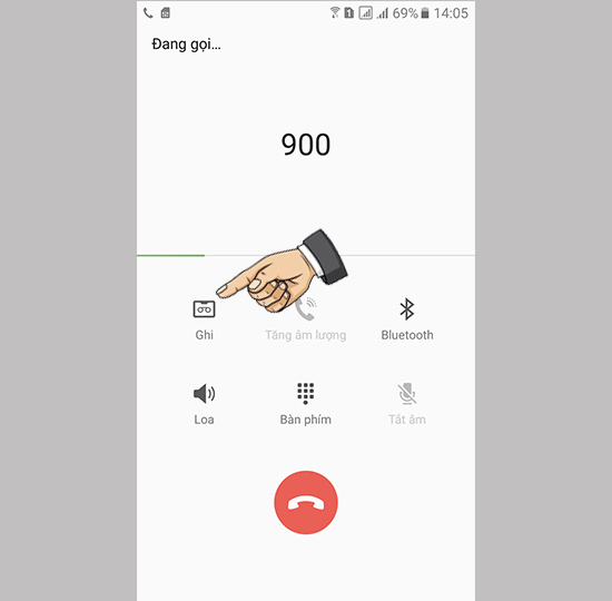 Bước 1: Mở Điện thoại thực hiện cuộc gọi chọn n&uacute;t Ghi &acirc;m