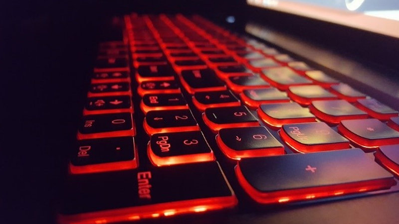 Nếu đèn bàn phím vẫn không sáng nên mang laptop đến các trung tâm bảo hành uy tín để được hỗ trợ