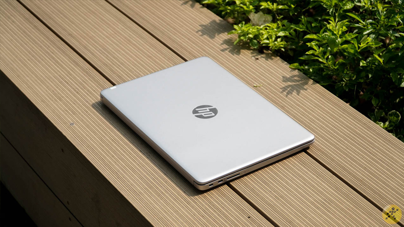 Mặt lưng của laptop