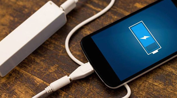 4 lý do nên mua điện thoại có sạc pin nhanh